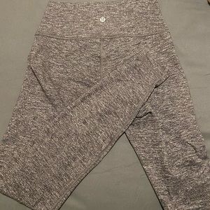 Lululemon size 6 Wunder Under Leggings
